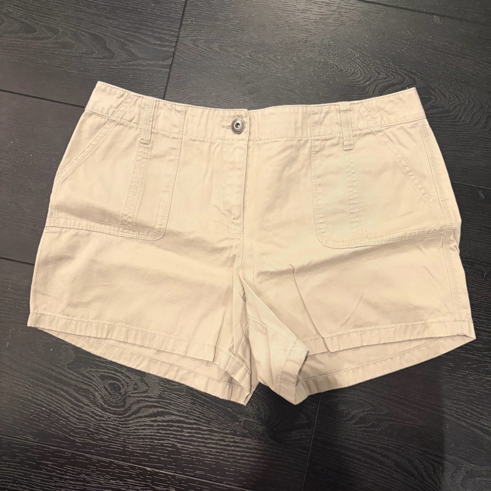 Ann Taylor Women's Cream Cargo Shorts